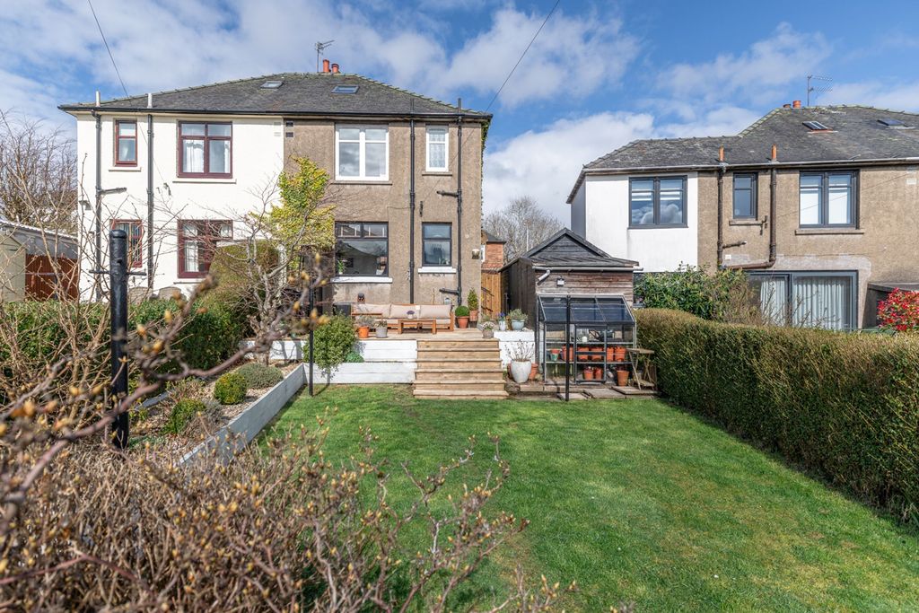 Property photo 2 of 29