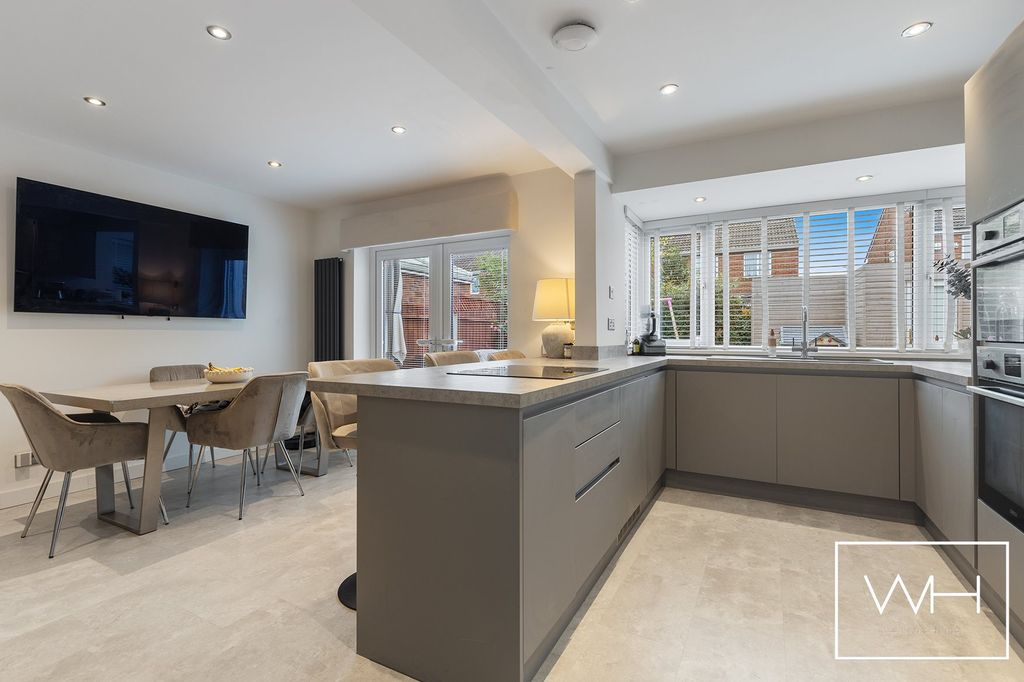 Property photo 2 of 20 17 St Giles Gate, Cusworth 05_297