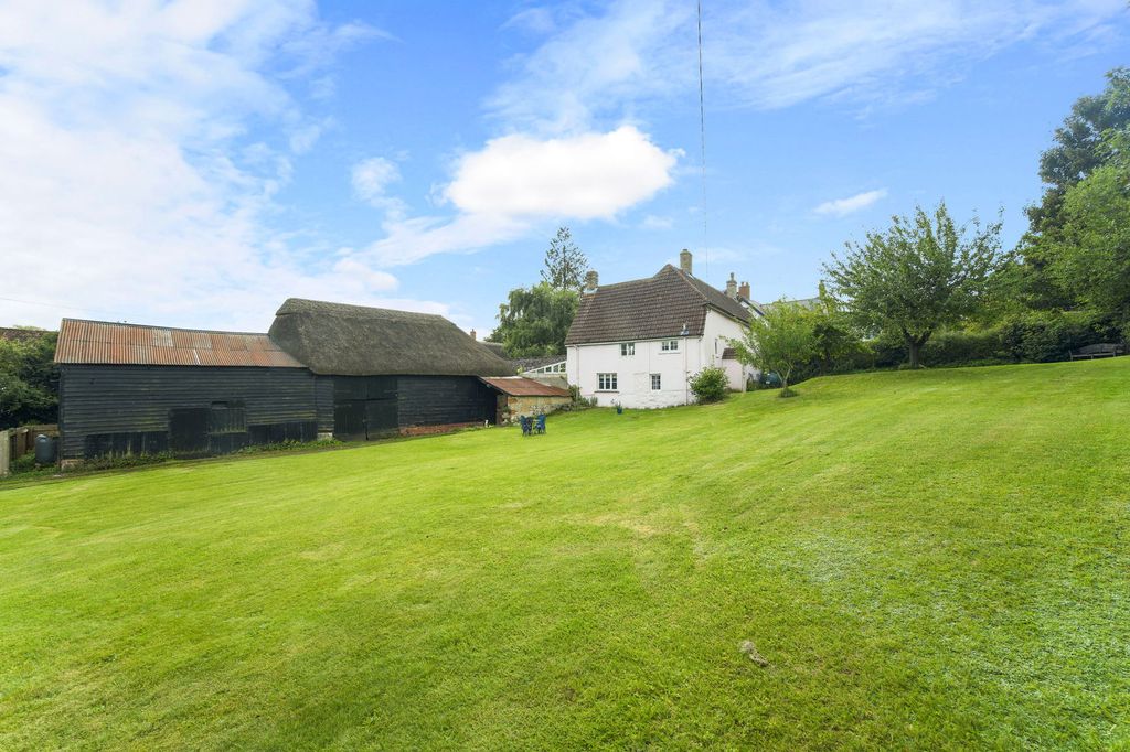Property photo 2 of 23