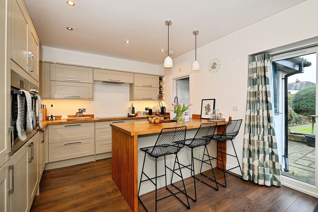 Property photo 3 of 21 Pbox-Img.Jpg