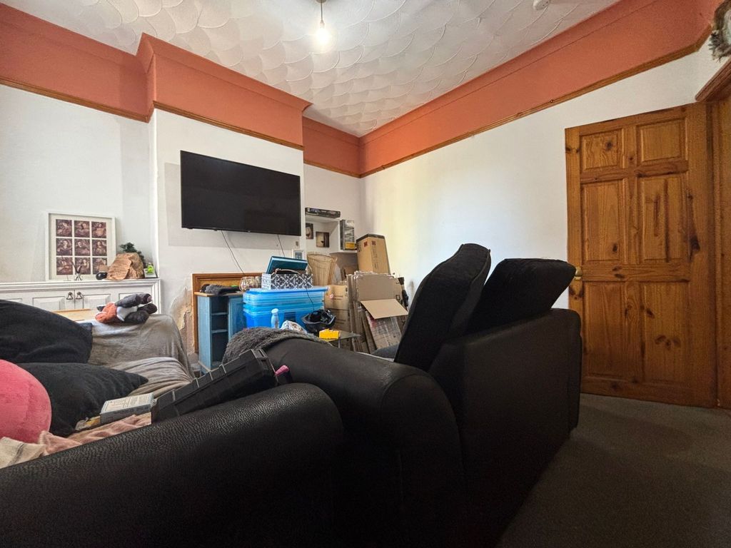 Property photo 2 of 6 Bc79A717-408d-4Fa3-B588-2Dd40692Edcf
