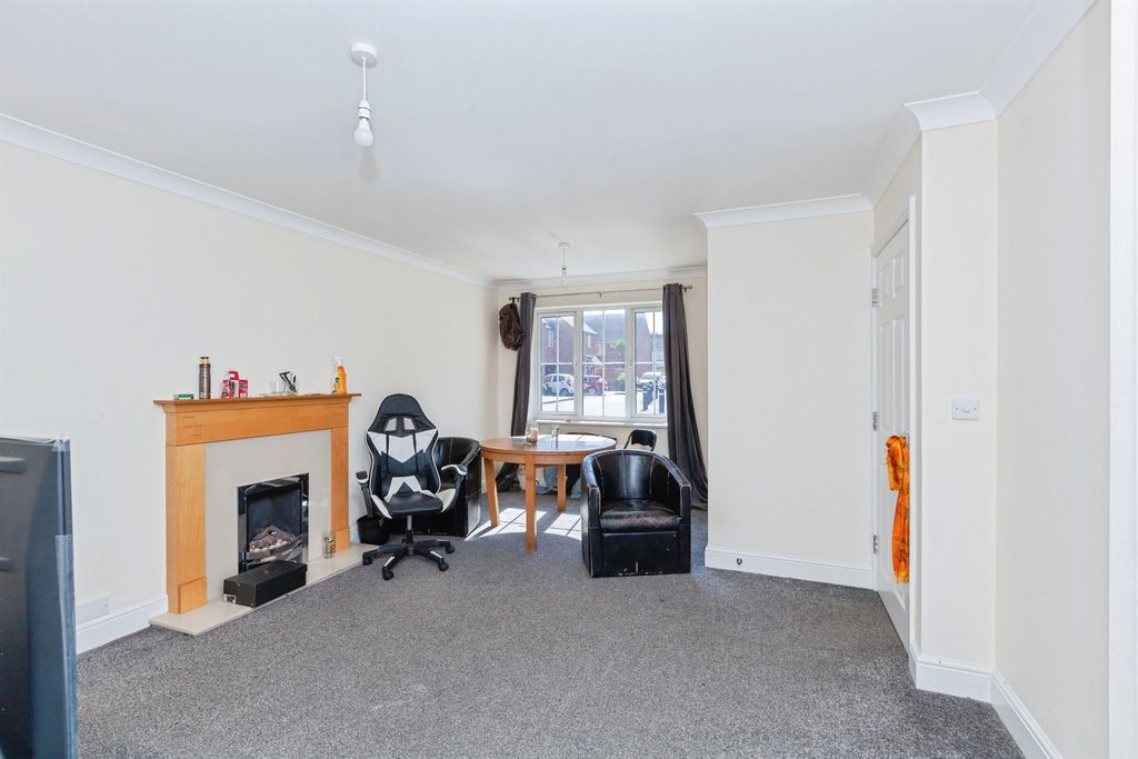 Property photo 2 of 24