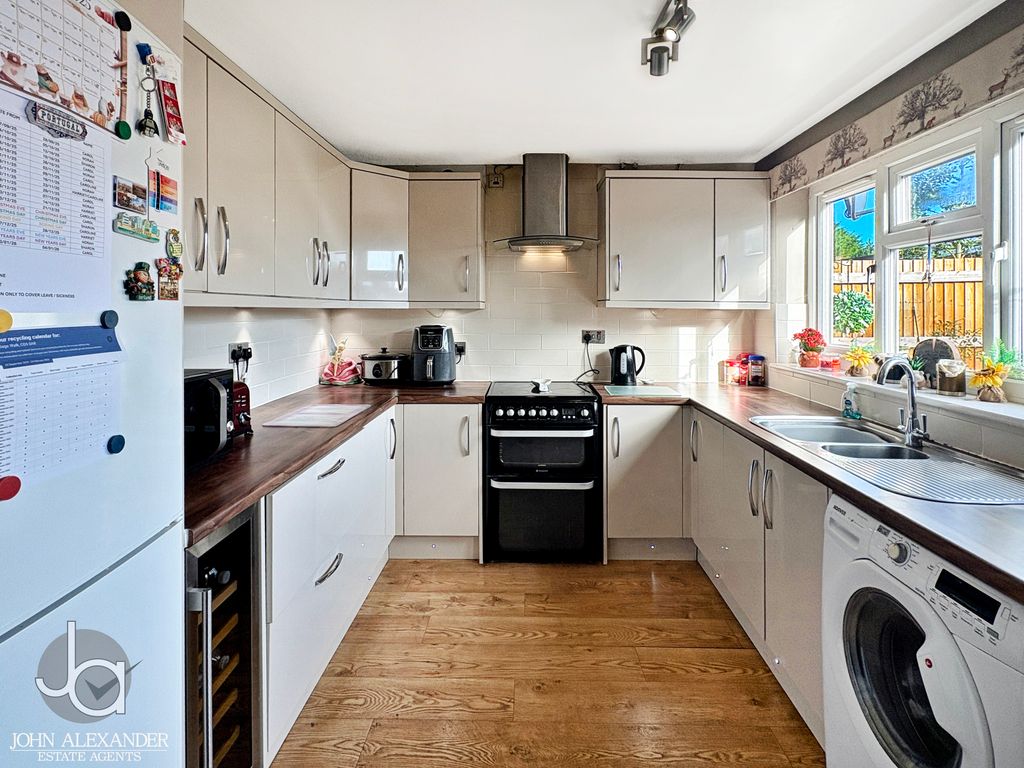 Property photo 2 of 17 20251121_112945709_0.5