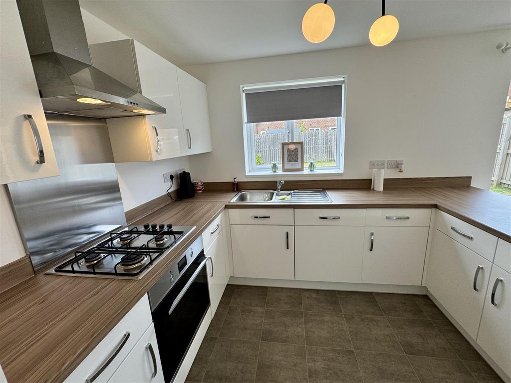 Property photo 2 of 25 Kitchen Diner