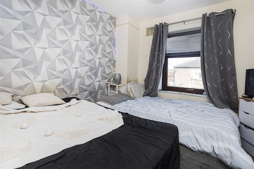 Additional image 17 of 4 bed terraced house for saleNorman Avenue, Elland, Halifax HX5