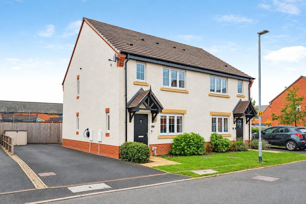 Property photo 1 of 22 Crisp Suburban Semi-Detached Home.Png