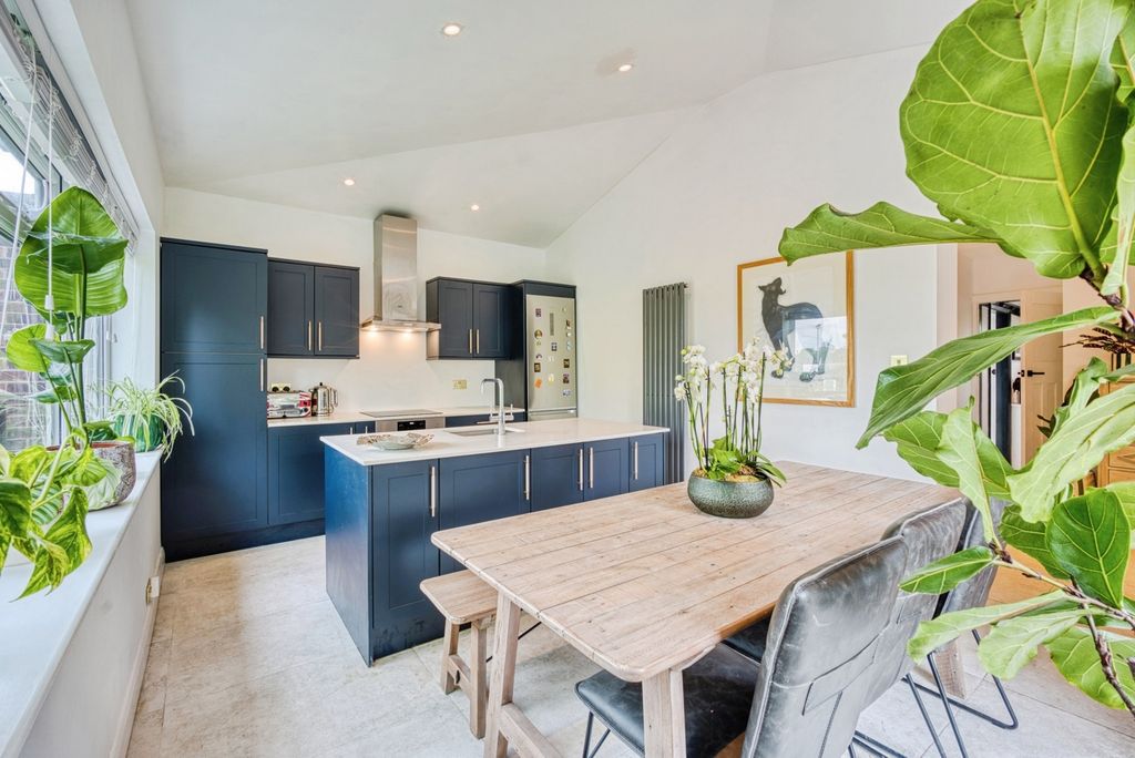 Property photo 2 of 19 Pbox-Img.Jpg