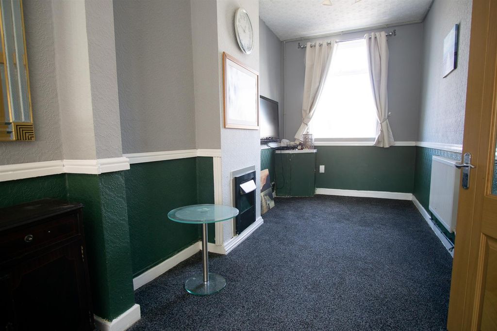 Property photo 2 of 5 Reception