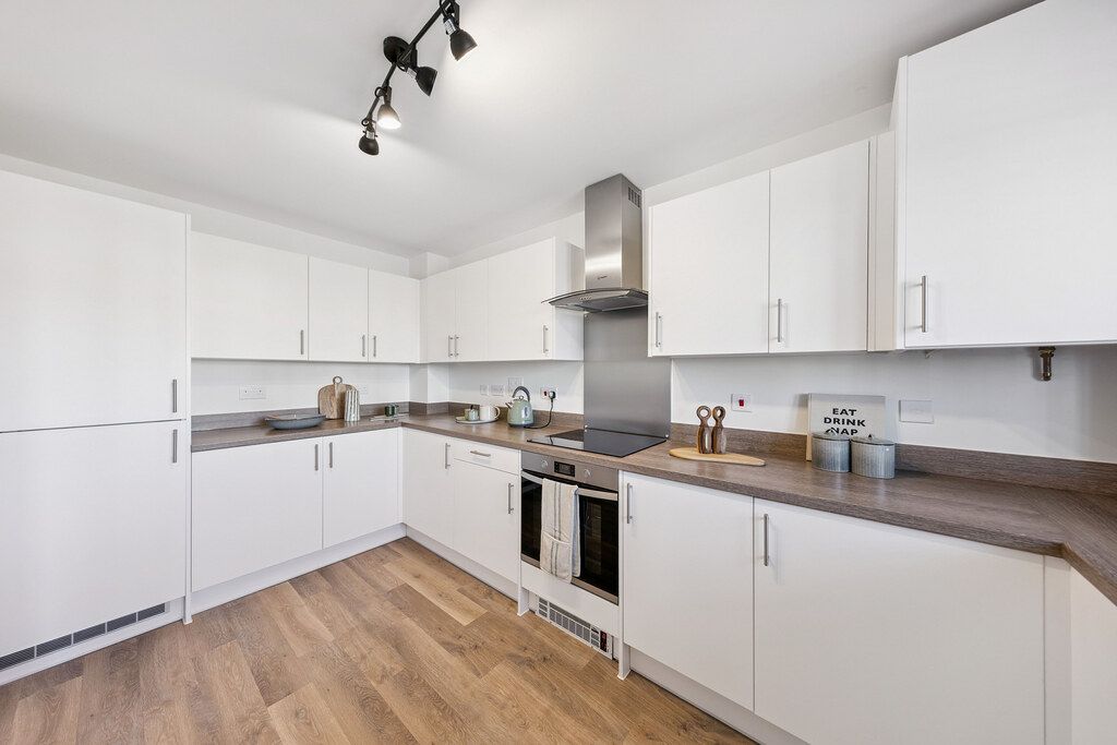 Property photo 3 of 11 R51_1095