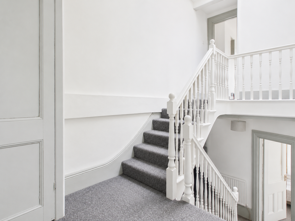 Property photo 3 of 10 Hallway