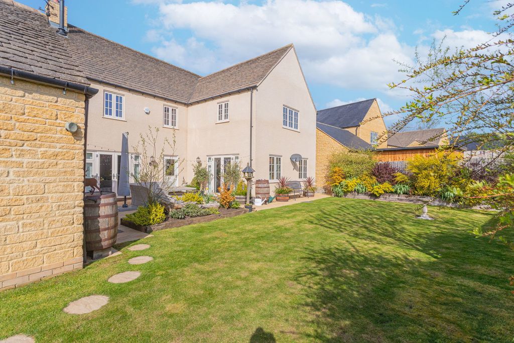 Property photo 2 of 19