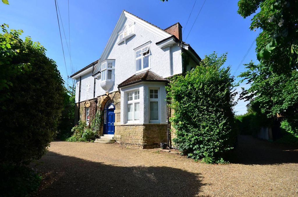 Property photo 2 of 3