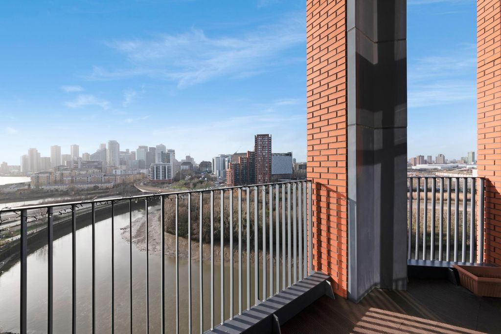 Property photo 3 of 20