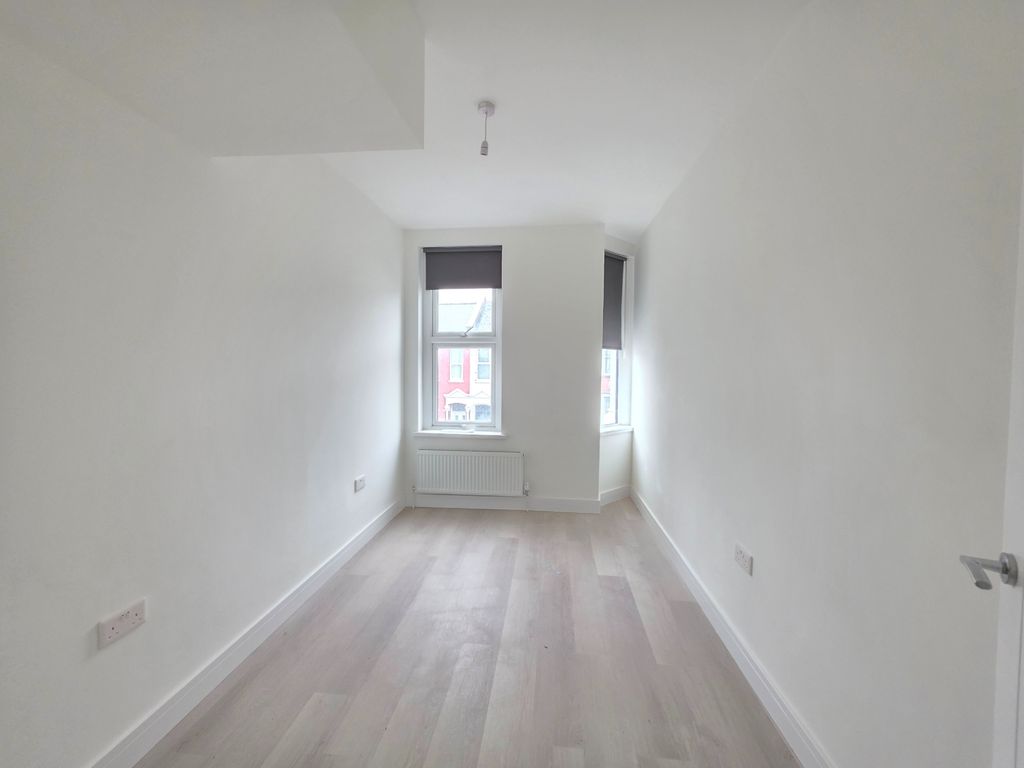 Property photo 2 of 9 Photo 1