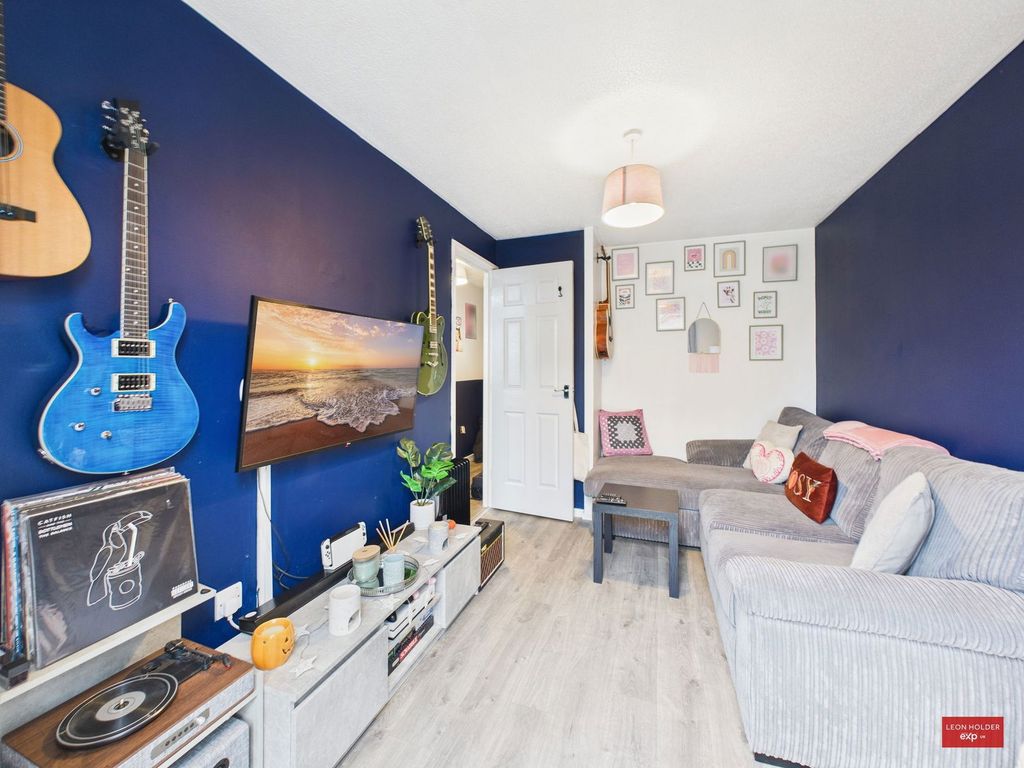 Property photo 3 of 13