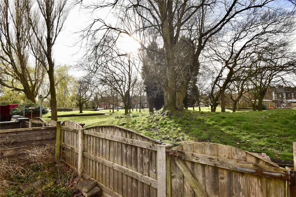 Property photo 2 of 15 Picture No. 19