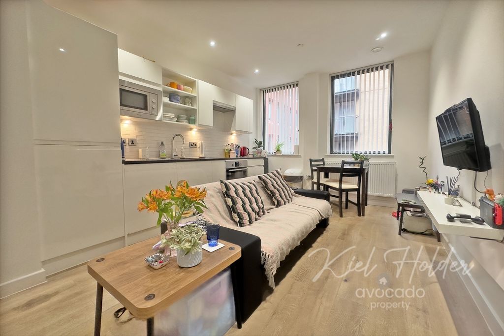 Property photo 2 of 13 3864186