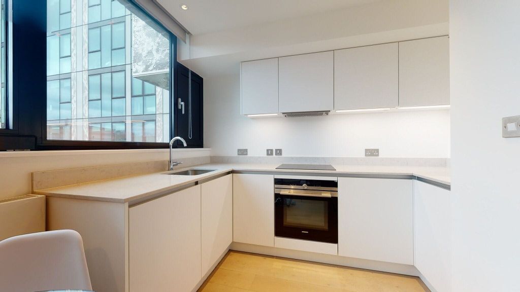 Property photo 2 of 21 Kitchen