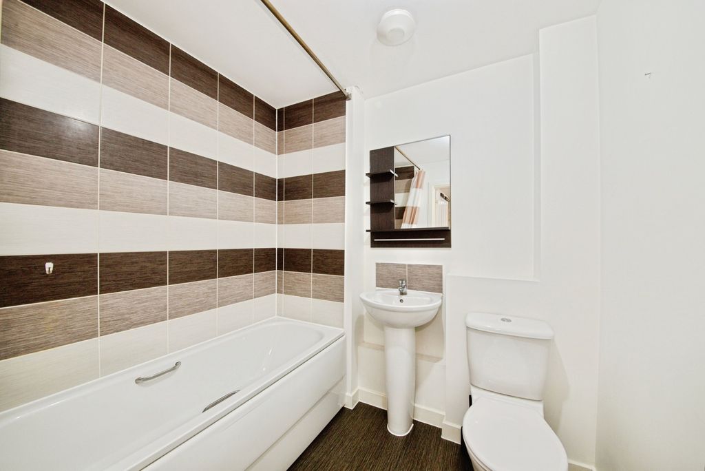Property photo 3 of 11 Pbox-Img.Jpg