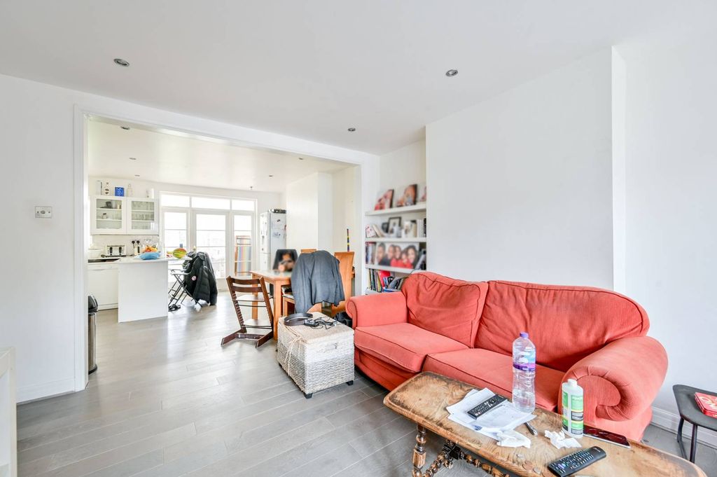 Property photo 2 of 9
