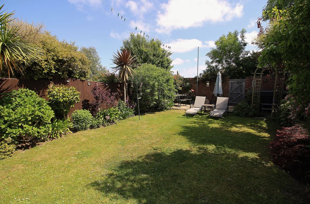 Property photo 3 of 25