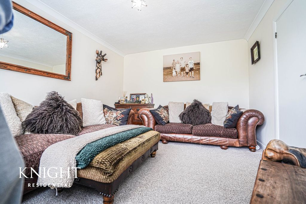 Property photo 3 of 31