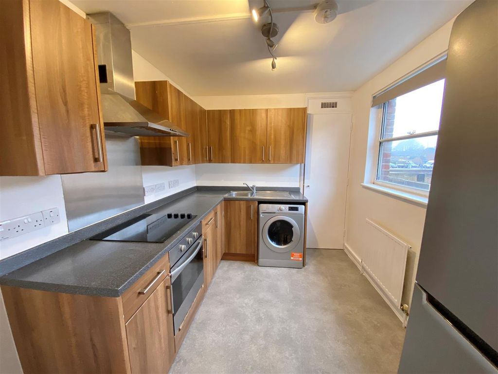 Property photo 3 of 6 Kitchen.Jpg