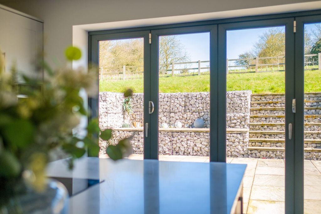 Property photo 2 of 33