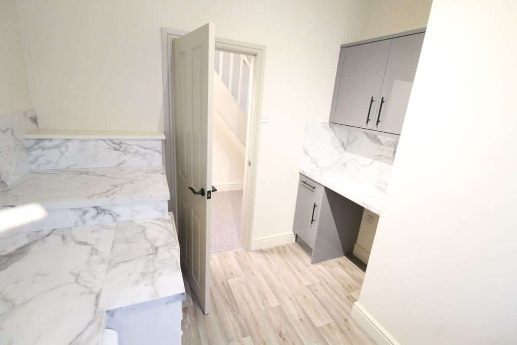 Property photo 3 of 7 Img_7932