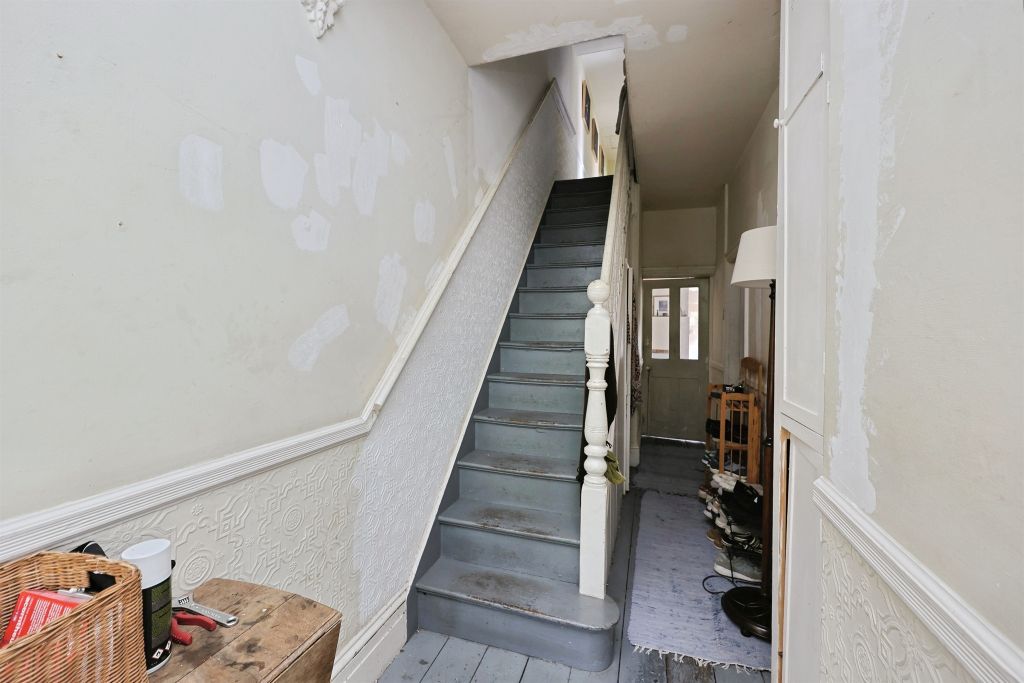 Property photo 2 of 33
