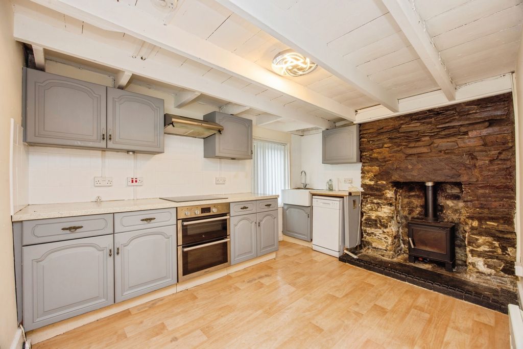Property photo 2 of 17 Kitchen Diner