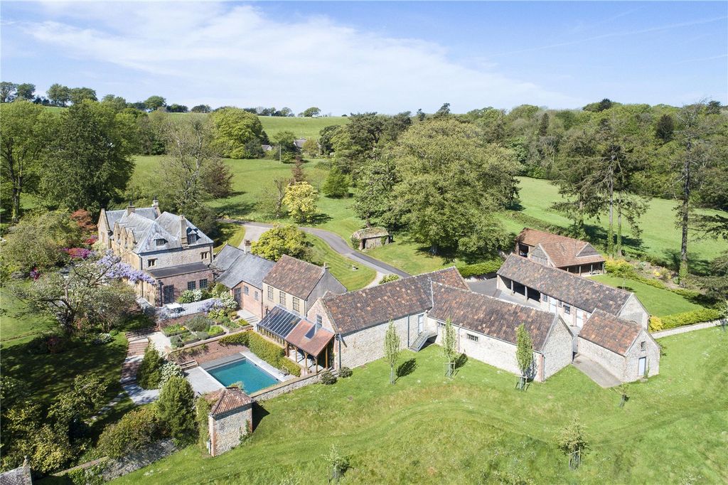 Property photo 2 of 31 Blackdown House