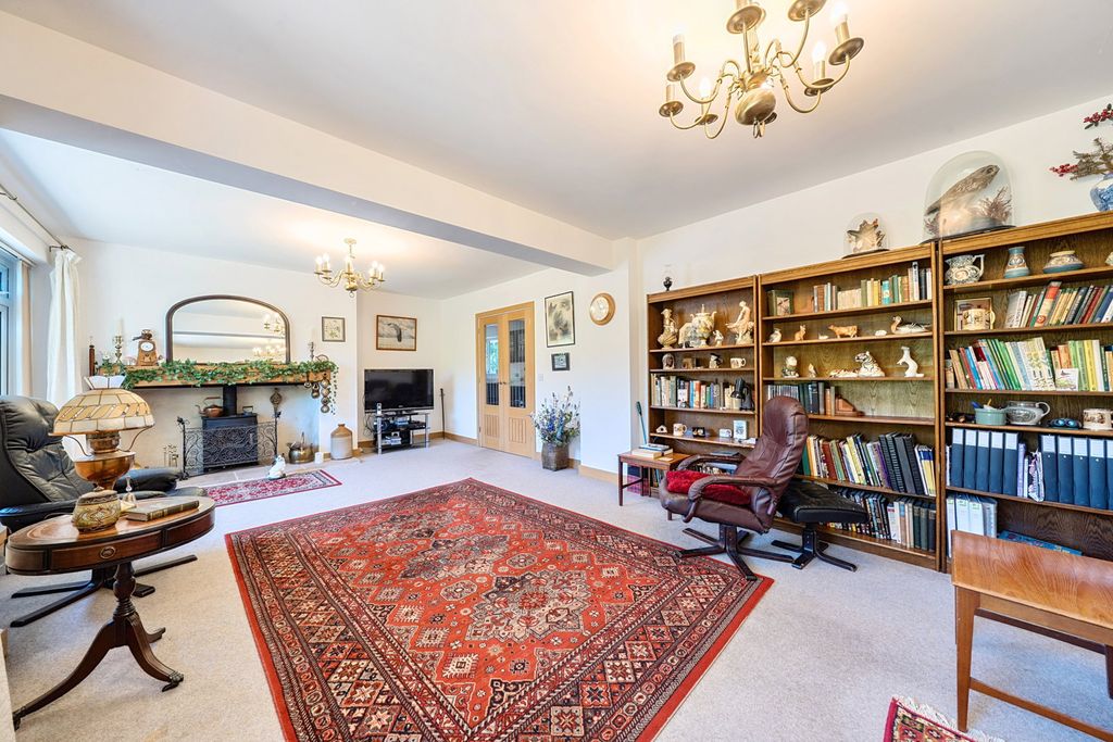 Property photo 3 of 19