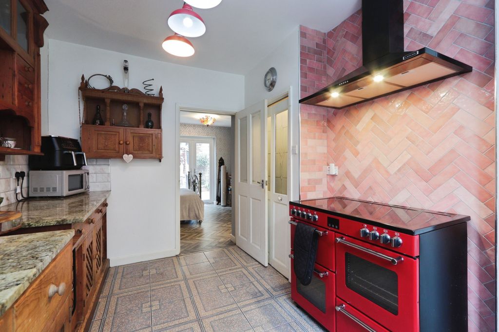 Property photo 3 of 15 Kitchen