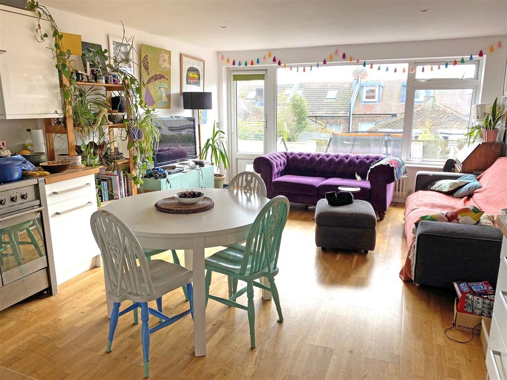Property photo 2 of 10 Img_0827E.Jpg