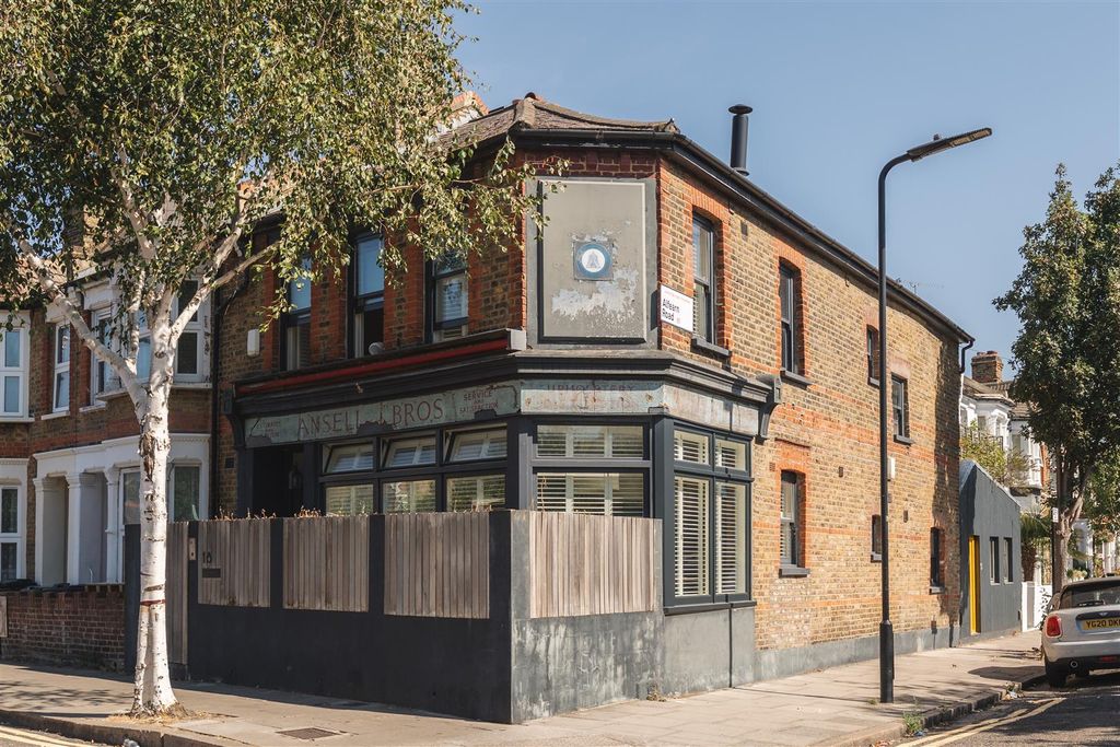 Property photo 2 of 36 Millfields Road-2.Jpg