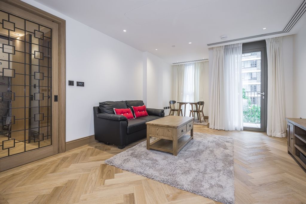 Property photo 3 of 18 Abell House (9)