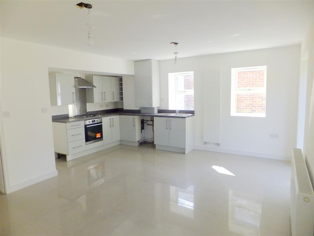 Property photo 2 of 4 Lounge/Kitchen