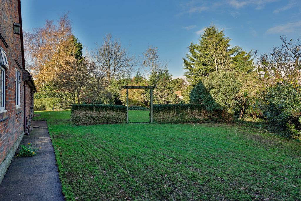Property photo 3 of 39