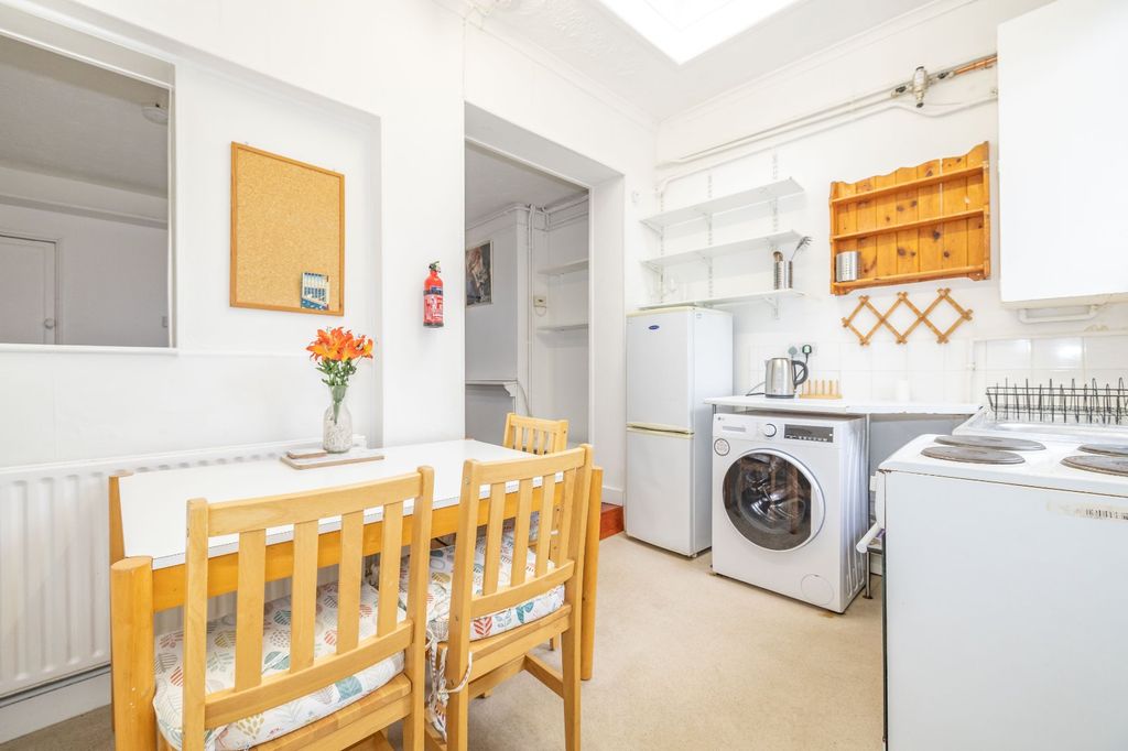 Property photo 3 of 17 Picture 3