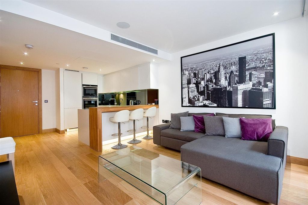 Property photo 1 of 10 Photo 0