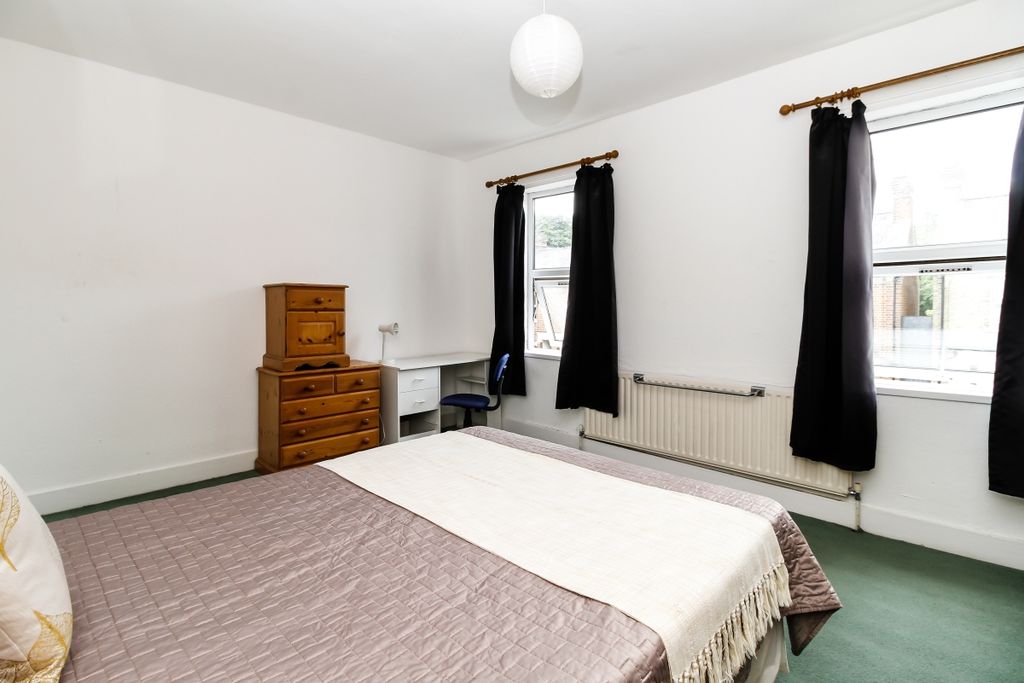 Property photo 1 of 9 Bedroom