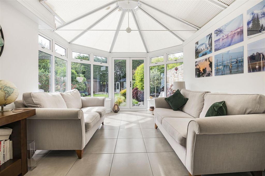 Property photo 3 of 30 Conservatory