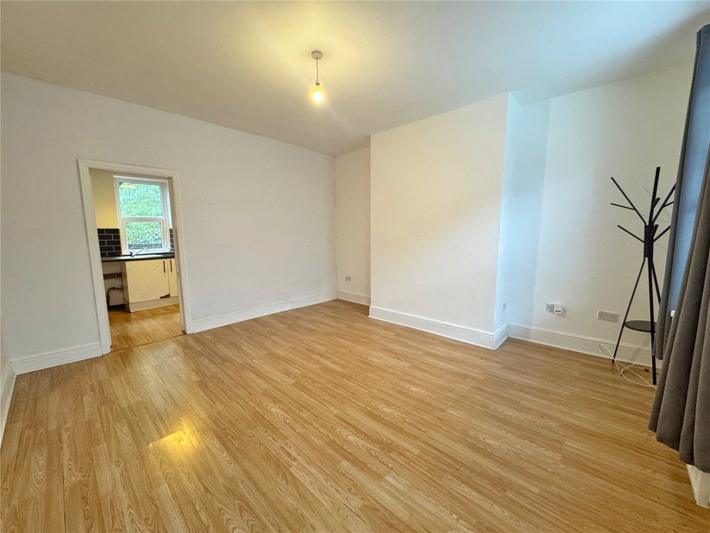 Property photo 3 of 18 Picture No. 38