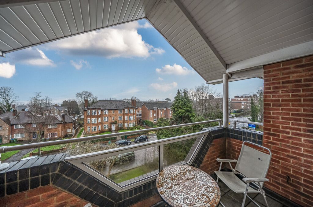 Property photo 2 of 15 1402369-4-69711Db...