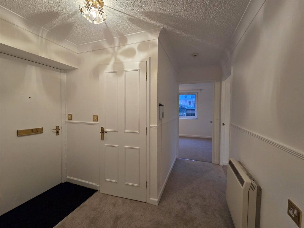 Property photo 2 of 16 Picture No. 14