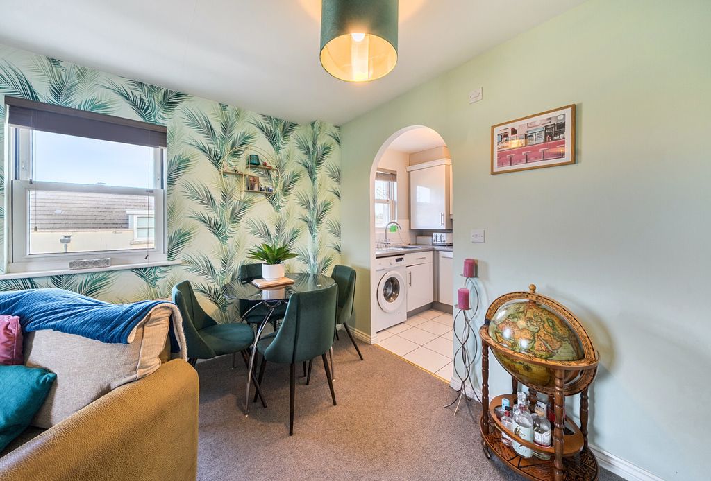 Property photo 3 of 10 1370495-15-68Ff44...