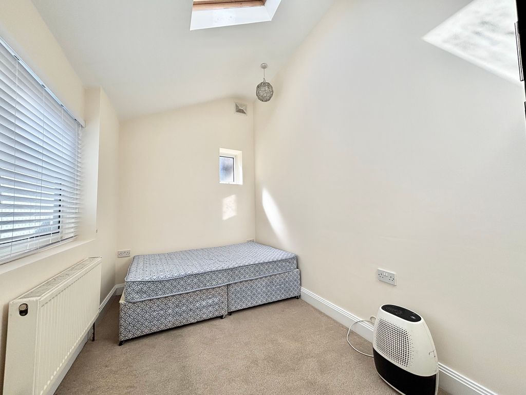 Property photo 3 of 6 Img_3891