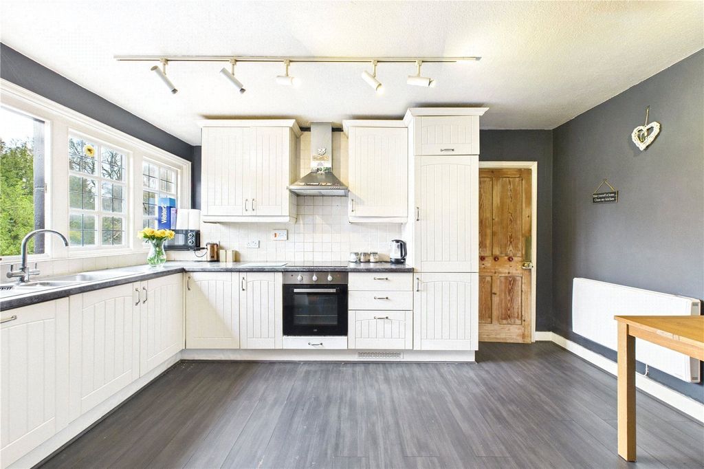 Property photo 3 of 16 Kitchen