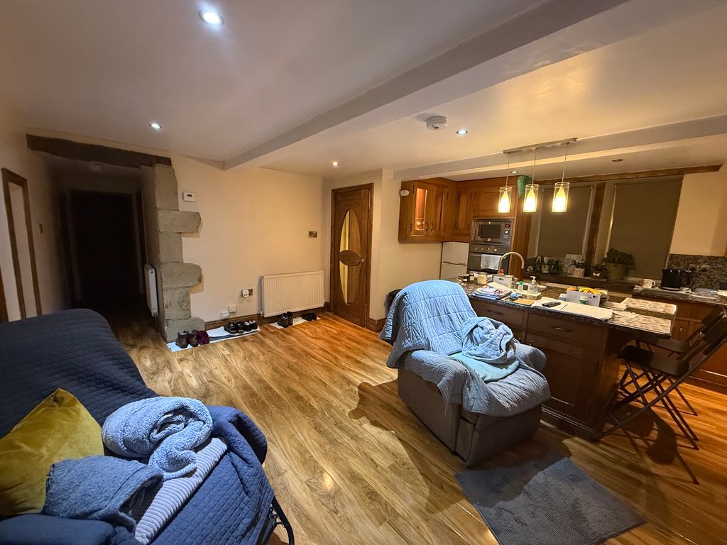 Property photo 3 of 27 Bedroom 1